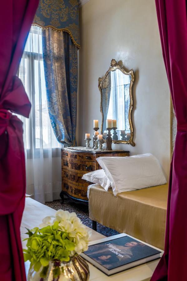 Palazzo Odoni Hotel Venesia Bagian luar foto